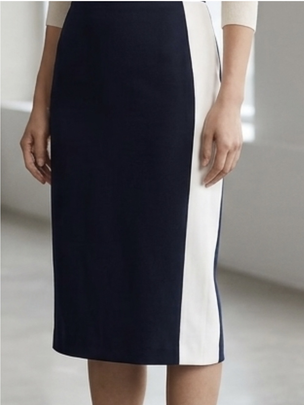 New Banana Republic navy blue and White Pencil Skirt